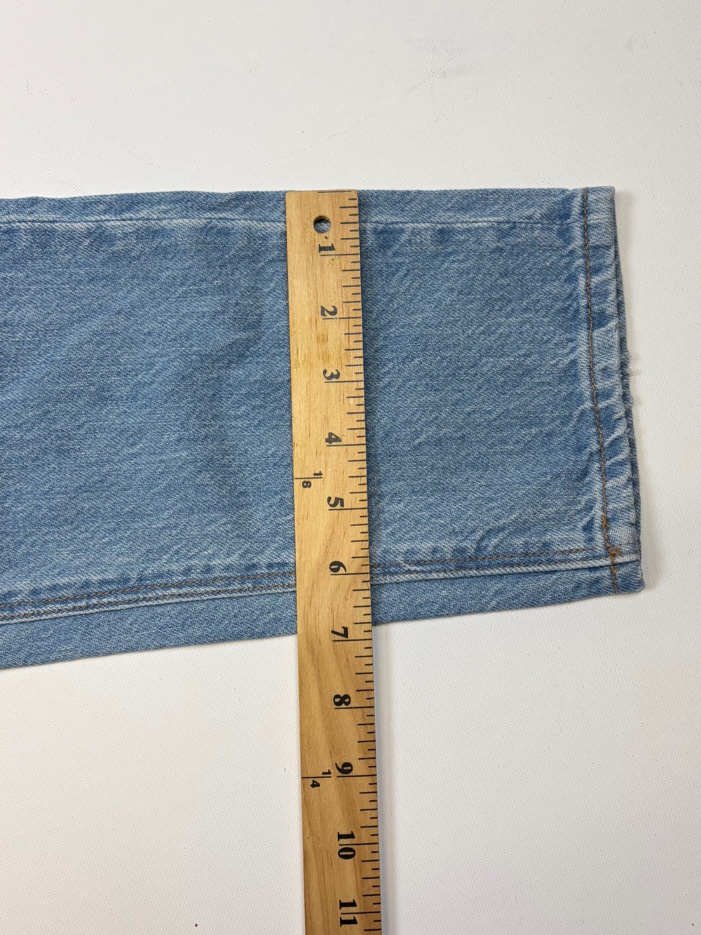 AMERICAN EAGLE 00 HIGH RISE STRAIGHT LEG DISTRESSED JEANS LIGHT WASH - Picture 9 of 9